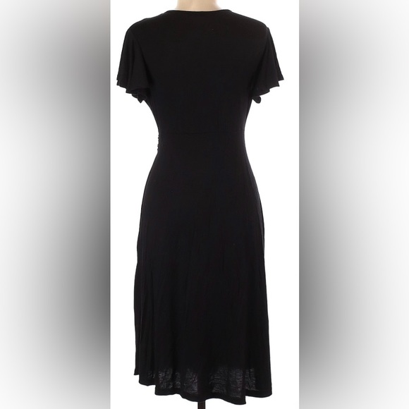 Slimming black dress: at work with a jacket & still ready for a classy party - Picture 4 of 14